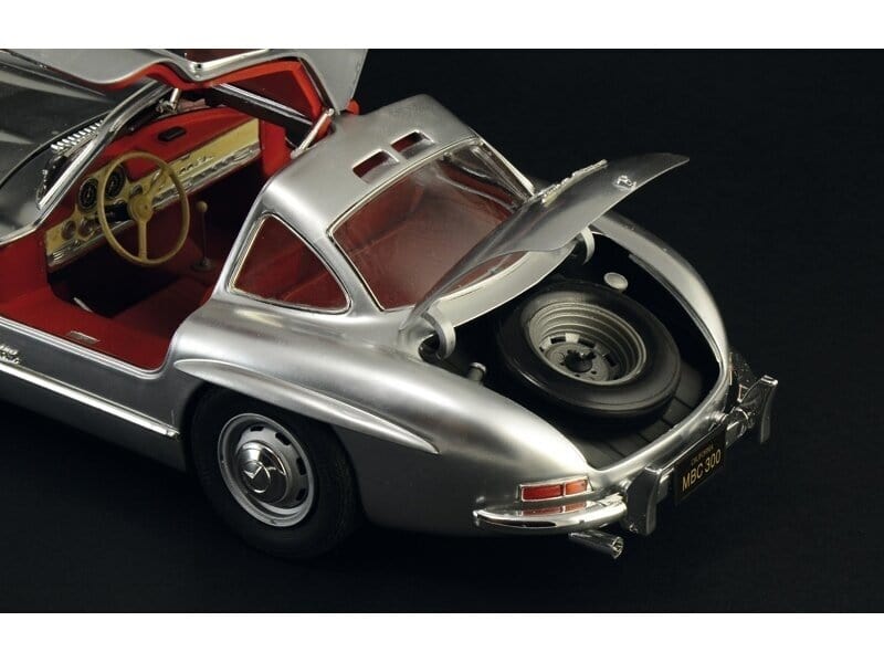 Baksas Surenkami modeliai Italeri - Mercedes-Benz 300SL (W198) Gullwing