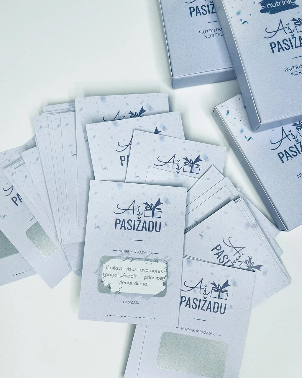 Dinaminis bitas Stalo žaidimai Nutrinamos kortelės „Aš pasižadu“ gimtadienio šventei!