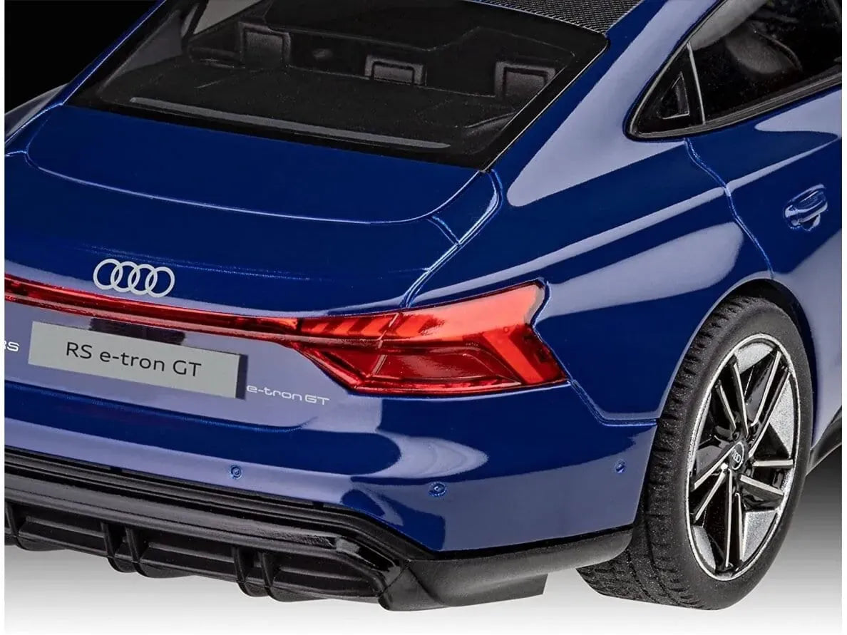 Baksas Surenkami modeliai Revell - Audi E-Tron GT (easy-click)