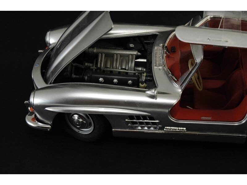 Baksas Surenkami modeliai Italeri - Mercedes-Benz 300SL (W198) Gullwing
