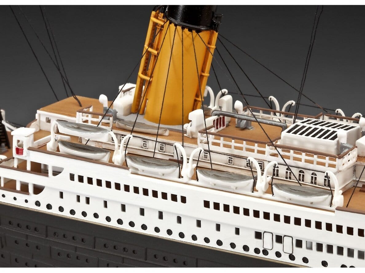 Baksas Surenkami modeliai Revell - 100 Years Titanic (Spec. Edition)