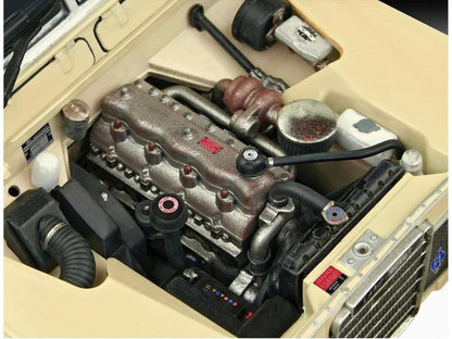 Baksas Surenkami modeliai Revell - Land Rover Series III LWB