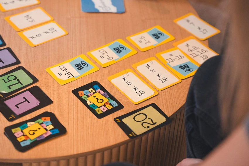 Brain Games LT Stalo žaidimai Deductio LT