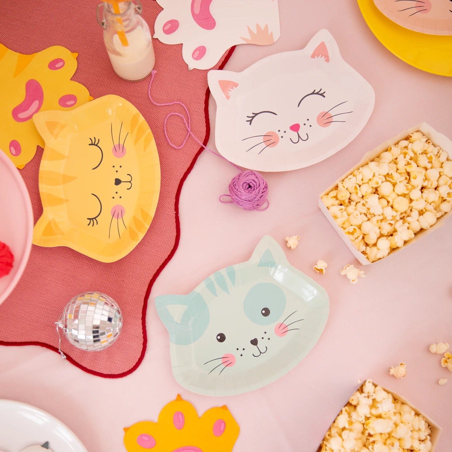 Godan Kita Popierinių lėkščių rinkinys „Kačiukai“