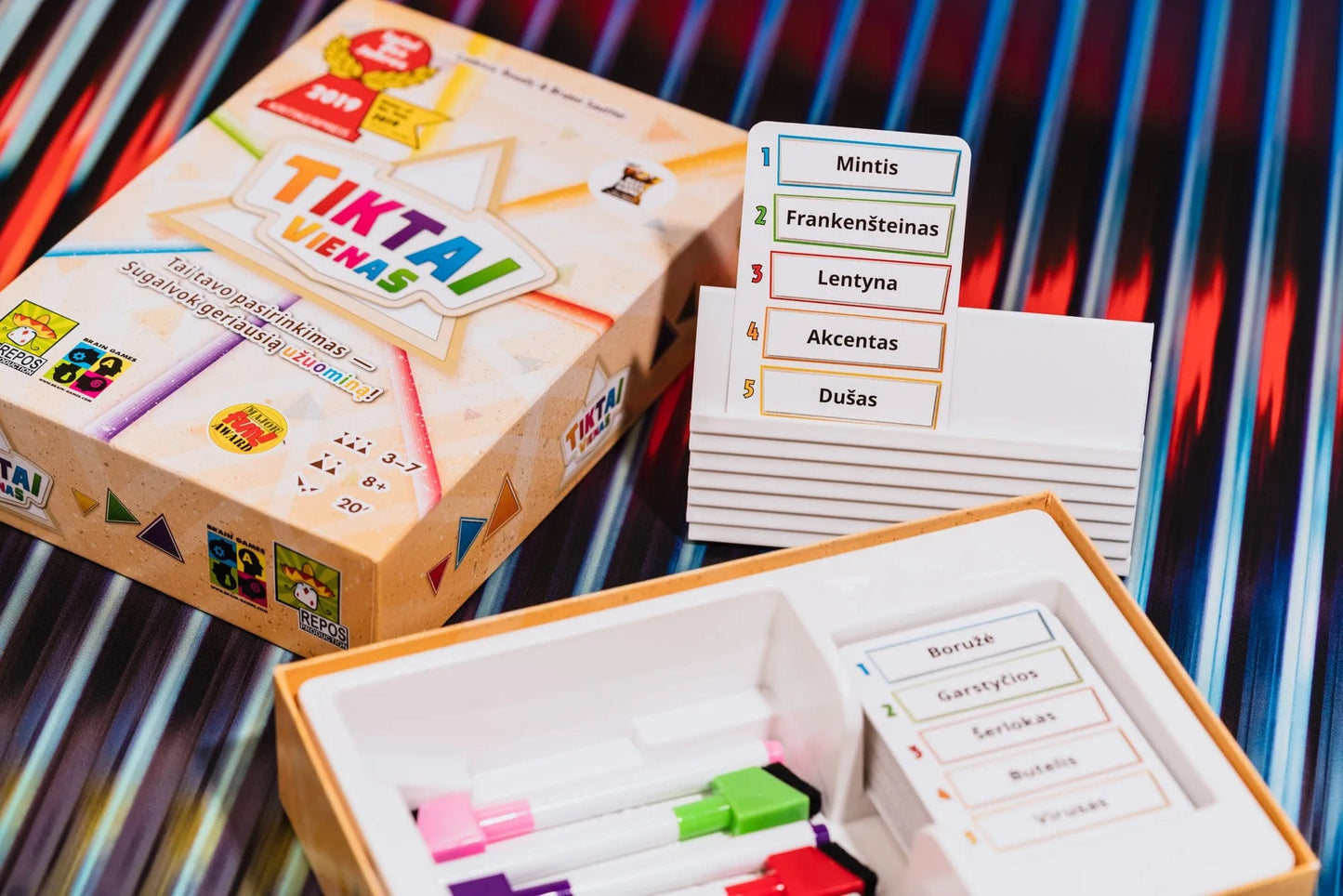 Just One - Tiktai Vienas-Stalo žaidimai-Brain Games LT