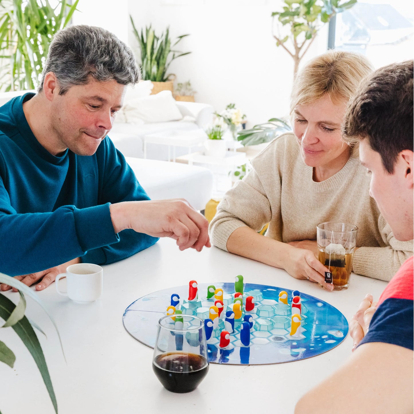 Penguins Huddle Up-Loginiai Žaidimai-Brain Games LT