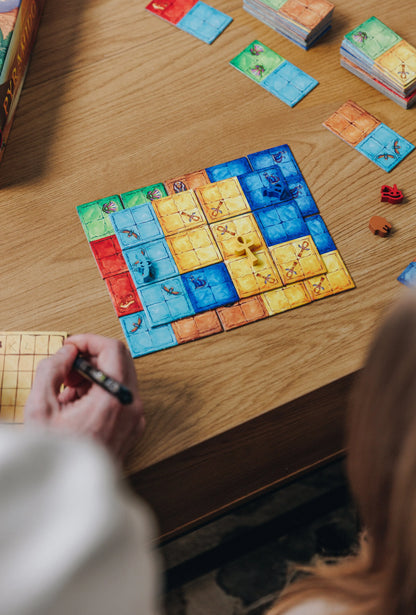 Pyramido-Stalo žaidimai-Brain Games LT