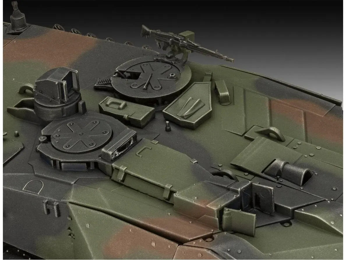 Baksas Surenkami modeliai Revell - 70 Years Bundeswehr: Leopard 2A6MA2 „Exclusive Edition“ 1:35