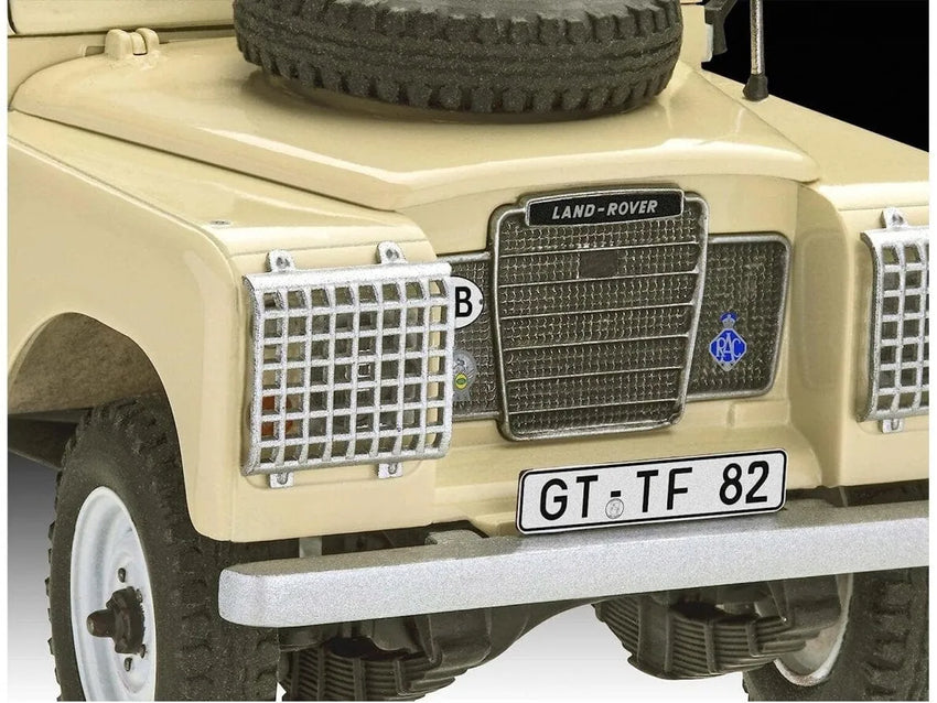 Revell - Land Rover Series III LWB-Surenkami modeliai-Brain Games LT