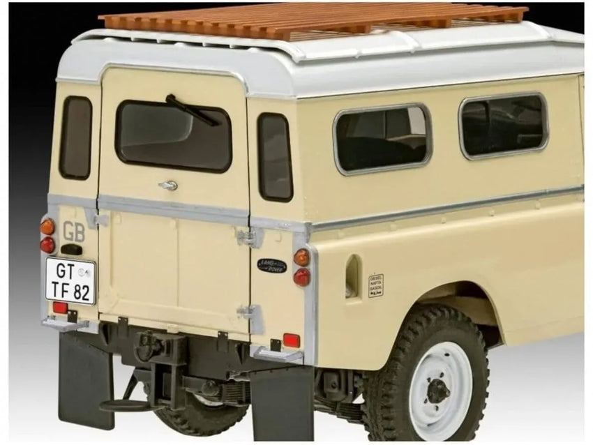 Baksas Surenkami modeliai Revell - Land Rover Series III LWB Commercial
